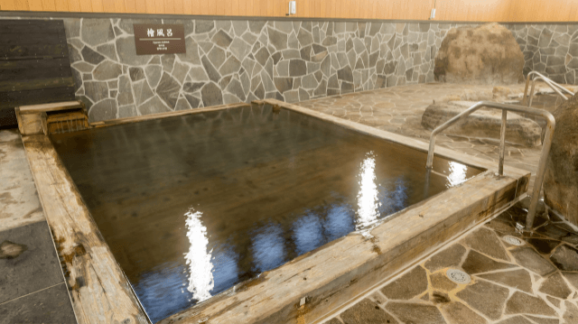 Hinoki bath 